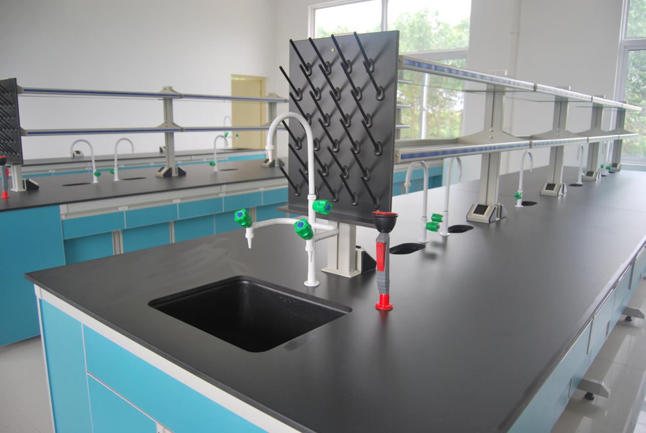 鋼木實驗中央臺